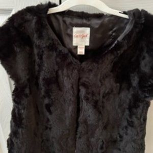 Fuzzy faux fur girls vest size XL (14/16)